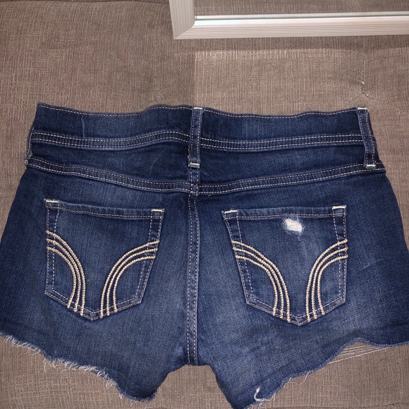 Hollister Low-waisted denim jean shorts - Picture 2 of 3